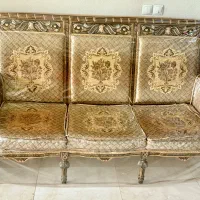 یک دست مبل ۹ نفره سلطنتی به همراه ویترین زیبا|مبلمان خانگی و میز عسلی|اصفهان, پارک مشتاق|دیوار