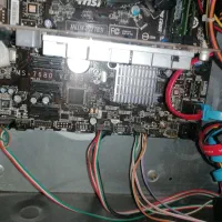 کیس معمولی با مانیتور ومیز