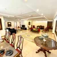 ۲۲۰متر۳خواب/ونک شیخ بهائی/۵ساله شیک/۲پارکینگ