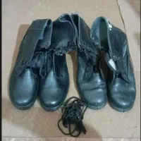 دو جفت پوتین نظامی