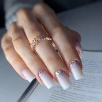 کاشت و ترمیم ناخن حرفه‌ای اردبیل