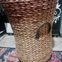 سبد حصیری بزرگ لباس قدیمی
