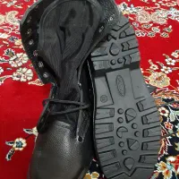 یه جفت پوتین نونوسایز۴۲