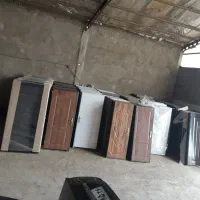 نجار و جوشکار و منشی و فروشنده و انباردار