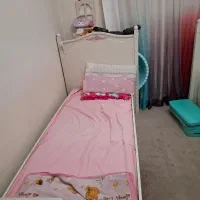 تخت کودک به همراه تشک و کمد|تخت و سرویس خواب|تهران, سهروردی|دیوار