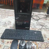 کامپیوتر با موس و کیبورد