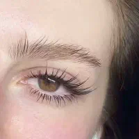 مدل اکستنشن مژه و کاشت ناخن
