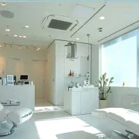 پذیرش و منشی کلینیک زیبایی