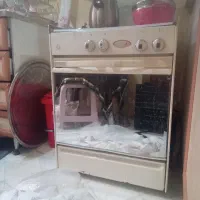 اجاق گاز ۴شعله سالم.