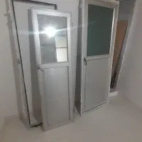 دو عدد درب حمام و دستشویی آلمینیوم