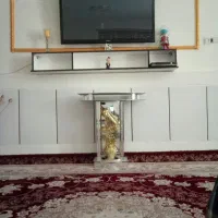 یه میز دکوری کاملا شیشه ای و آینه،بسیار زیبا،|بوفه، ویترین، کنسول|خرم‌آباد, |دیوار