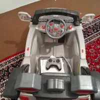 یک عدد ماشین شارژی  دو متوره شاسی بلند|اسباب‌‌بازی|کرمانشاه, |دیوار