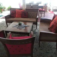 یه دست مبل ۷ نفره با میز ناهارخوری