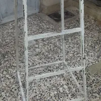 چهار پایه در حد نو