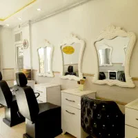 کلیه وسایل کامل سالن  زیبایی بفروش میرسد