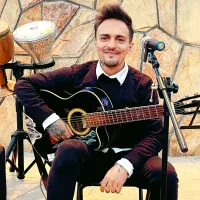 سوپرایز و اجرای زنده