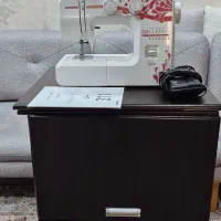 چرخ خیاطی ژانومه 7000 با میز آسانسوری