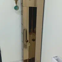 ساعت ایستاده شیشه ای