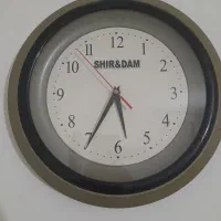 ساعت دیواری.