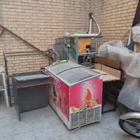 فروش فوری دستگاه یخ در بهشت و بستنی ساز|کافی‌شاپ و رستوران|شوشتر, |دیوار