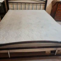 تختخواب دونفره آهنی(همراه با آینه دراور)