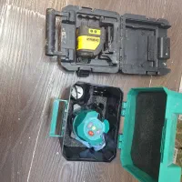 دو عدد تراز لیزی دی سی آی و دی والت