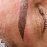 مدل برای میکروی ابرو