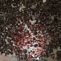 سنگ گارنت سرخ و سبز|جواهرات|قم, امامزاده ابراهیم|دیوار