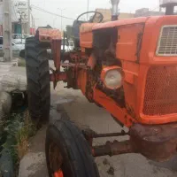 یک دستگاه تراکتور رومانی مدل 61