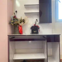 میز کامپیوتر و کتابخانه