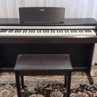 پیانو دیجیتال Yamaha اصل، سالم و تمیز + صندلی