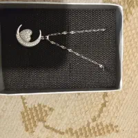یک عدد گردنبند   زنانه