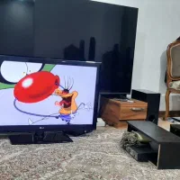 ال ای دی ۴۲ اینچ الجی اصل کره به همراه میز چوبی|تلویزیون و پروژکتور|کرج, گوهردشت|دیوار