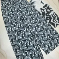 یه سری لباس سفر|لباس|فومن, |دیوار