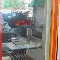 مغازه تهیه غذای فعال با وسایل