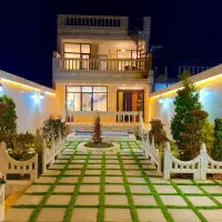 ویلایی /250 متری / سه طبقه /احمد باد بابک/۶سقف