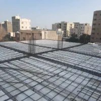 ب تعداد نیرو قالب بند و آرماتور بند نیاز مندیم