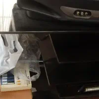 میز تلویزیون شیشه ای و تلویزیون سامسونگ|تلویزیون و پروژکتور|کرج, کوی امامیه|دیوار