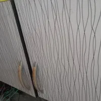 کابینت سه تایی آب چکان زیر سینگ نداره.