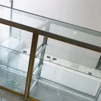 فروش ویژه ویترین آلومینیومی  دست‌ساز و مستحکم|فروشگاه و مغازه|شیراز, شهرک قمشه|دیوار