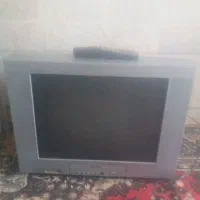 فروش ۴ عدد تلویزیون سالم و تمیزبا یک زیر تلویزیون