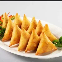 سمبوسه و فلافل