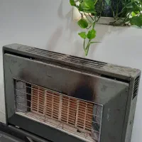 بخاری دیواری کاملا سالم