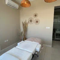 تخت فیشال و پاکسازی پوست و مژه و ماساژ