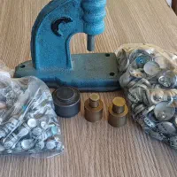 دستگاه پرس دکمه منگنه