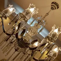 یک عدد لوستر بزرگ پذیرایی با قطر ۸۰ سانت