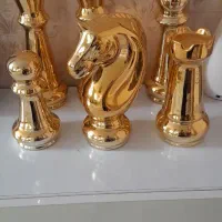 مهره های شطرنج طلایی