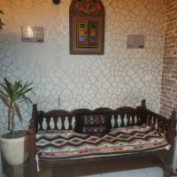 تخت سنتی با تمام وسایل سنتی