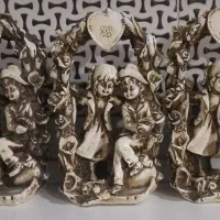 مجسمه و جا شمعی