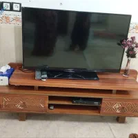 میز تلویزیون وساعت دکوری